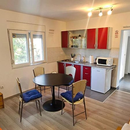 Apartment Brigitte Vrsi Exteriör bild