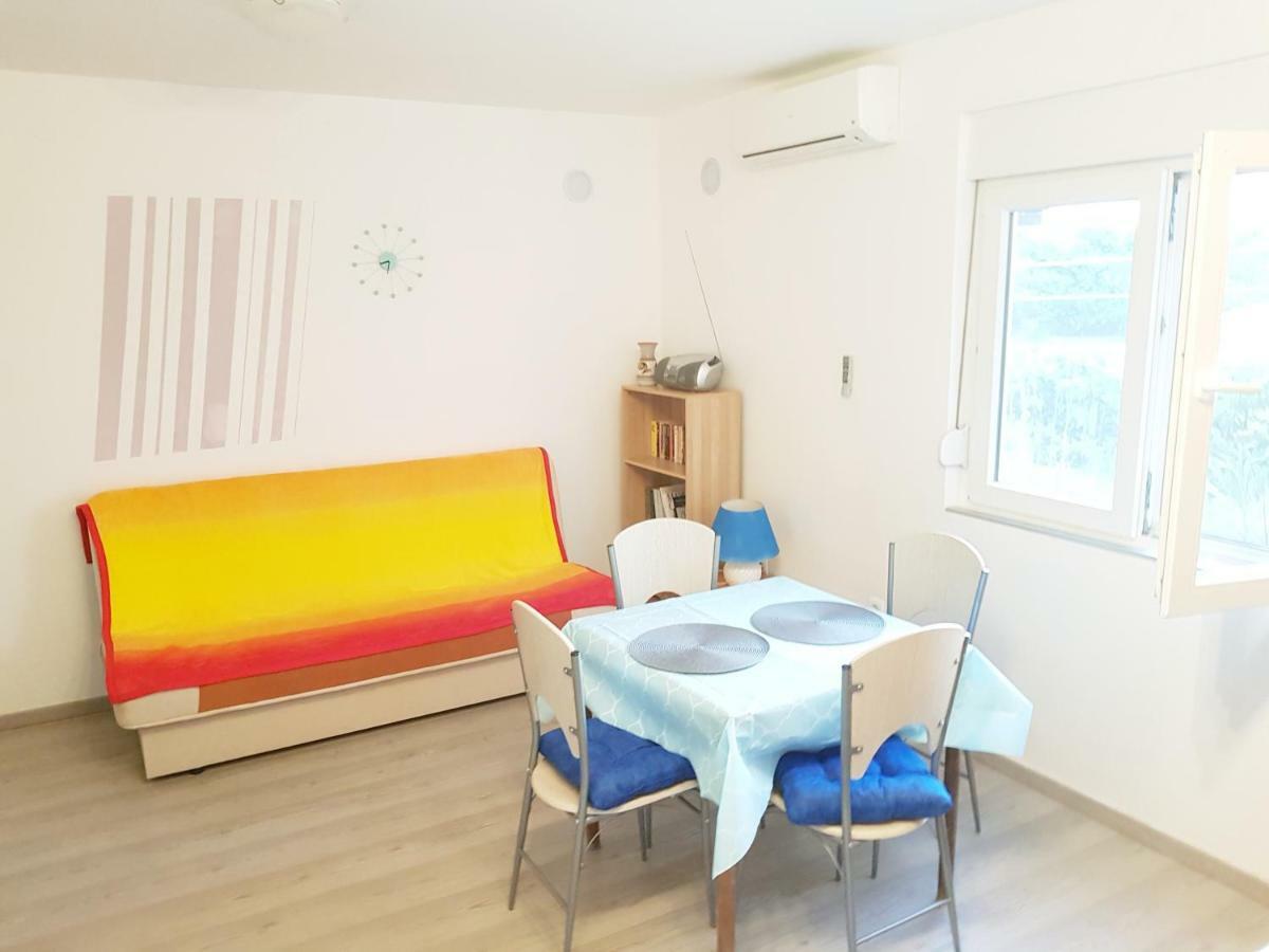 Apartment Brigitte Vrsi Exteriör bild