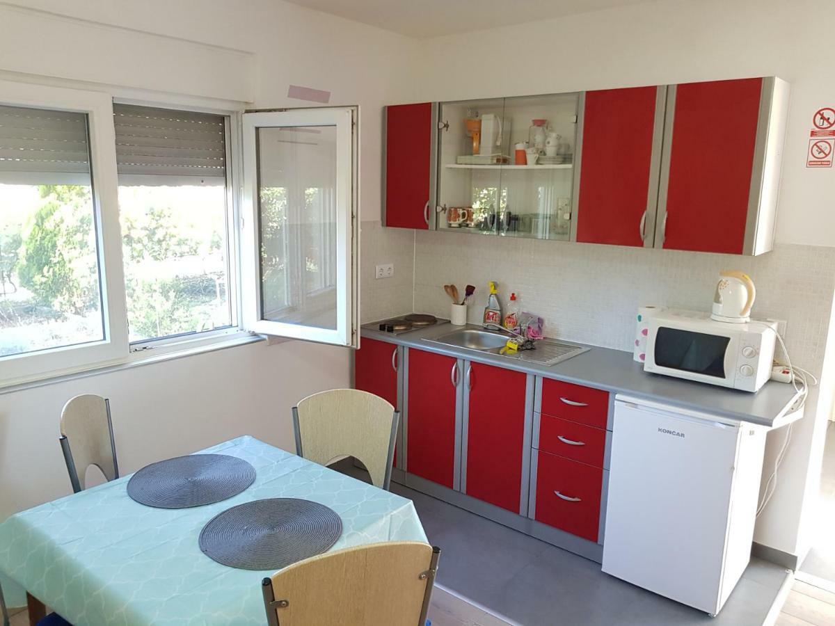 Apartment Brigitte Vrsi Exteriör bild